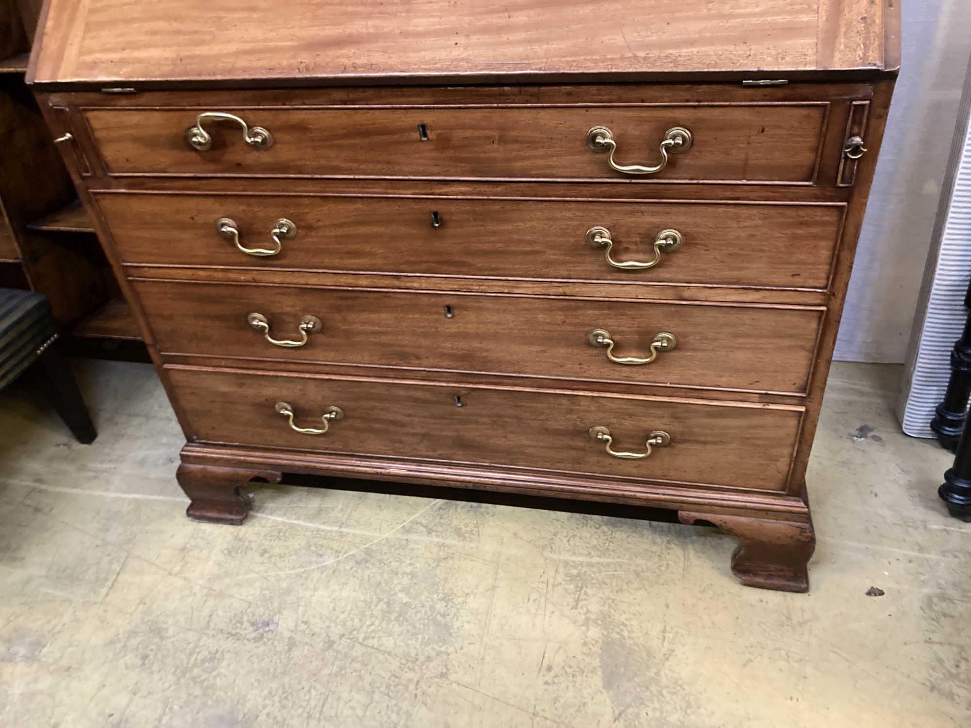A George III mahogany bureau, width 107cm, depth 57cm, height 107cm